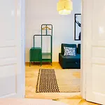 아파트 Contemporary - By Nahuen *